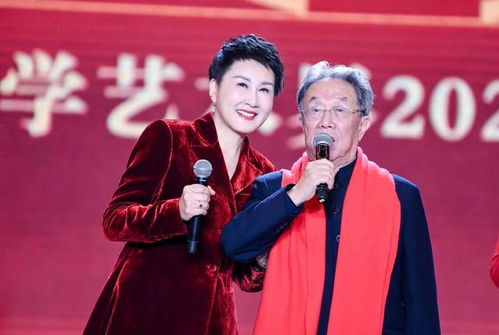 张凯丽与甄子丹现场同框，诗朗诵的魅力时刻