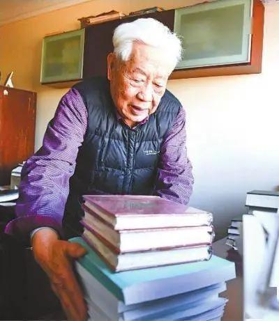 大学退休教授753台问界奇迹，63小时的震撼销售