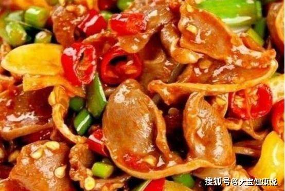 老人肚子破大洞竟是家常菜之祸？