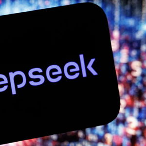 DeepSeek视角下，未来不会被AI替代的职业