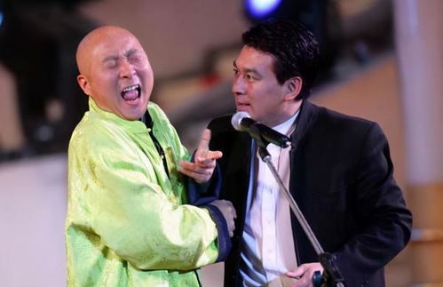陈佩斯中戏授课，靳东狂记笔记——老艺术家的智慧与年轻演员的敬重