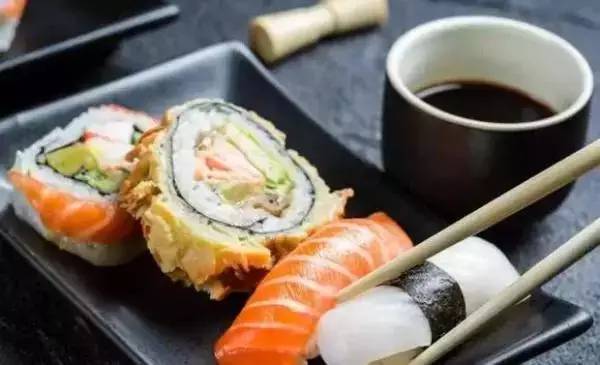 国家版减肥餐在高校掀起健康饮食风潮——1:1复刻实践的探索与启示