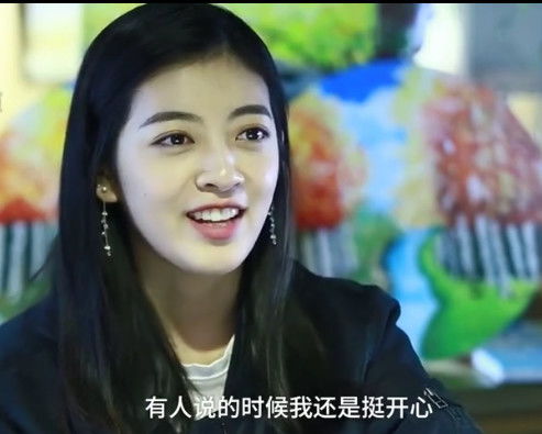 撞脸热巴的美女导游，自谦一般水平的独特魅力