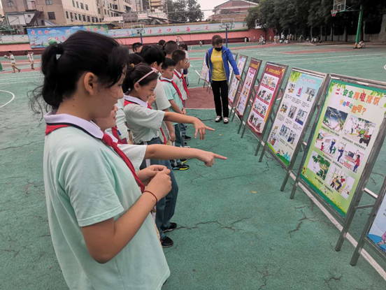 地震瞬间，昆明一学校30秒撤离学生——展现教育安全应急的快速响应